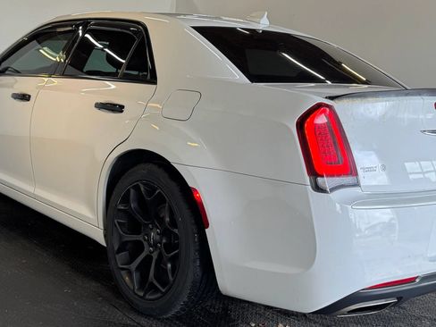 Used 2019 Chrysler 300 S RWD image 7