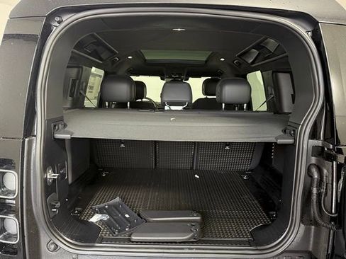 New 2025 Land Rover Defender 110 V8 image 19