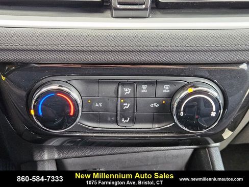 Used 2024 Chevrolet TrailBlazer LT image 22