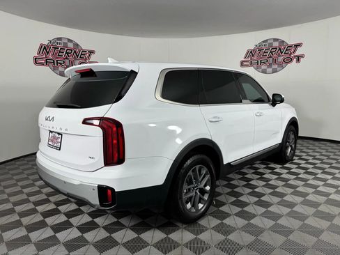 Used 2024 Kia Telluride LX image 7