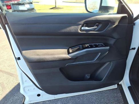 Certified 2024 Nissan Pathfinder SL AWD/4WD image 18