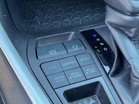 Used 2024 Toyota RAV4 LE image 21