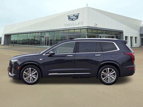 Certified 2025 Cadillac XT6 Premium Luxury image 3