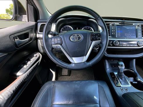 Used 2014 Toyota Highlander XLE image 8