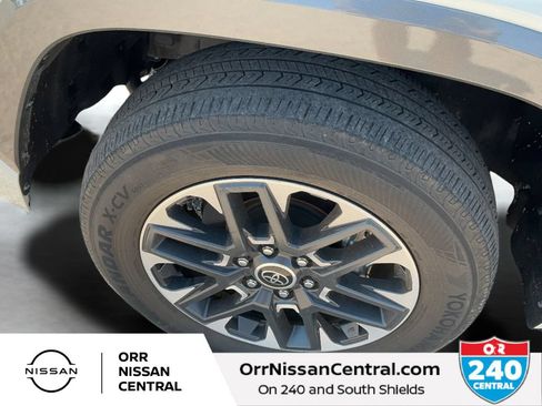 Used 2023 Toyota Tundra Limited AWD/4WD image 9