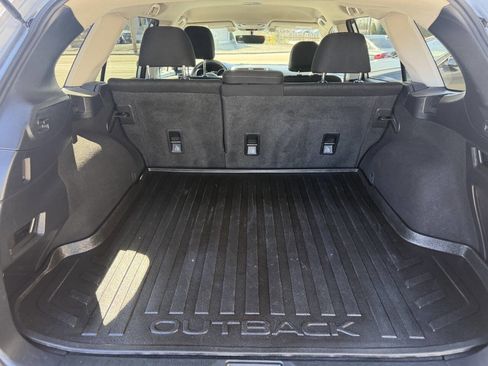 Used 2019 Subaru Outback 2.5i Premium image 7