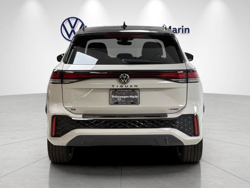 New 2026 Volkswagen Tiguan SE R-Line AWD/4WD image 4