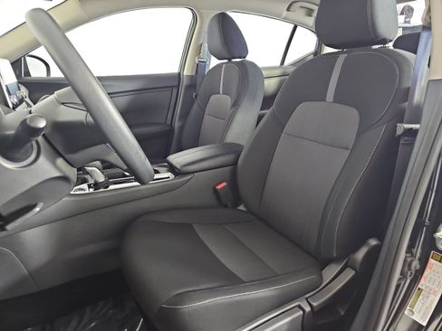 Certified 2025 Nissan Sentra SV FWD image 14