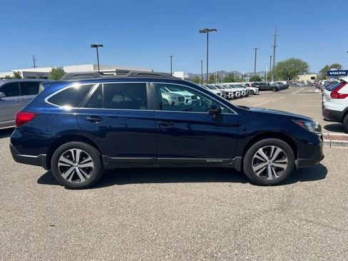 Used 2018 Subaru Outback 2.5i Limited AWD/4WD image 2