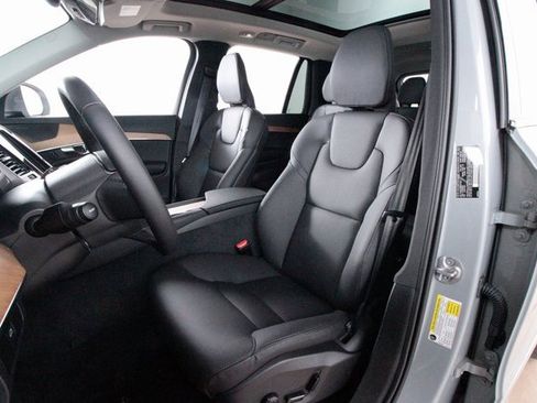 Certified 2025 Volvo XC90 B6 Plus w/ Protection Package Premier image 21