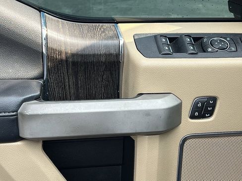 Used 2021 Ford F250 Lariat w/ Lariat Ultimate Package image 25