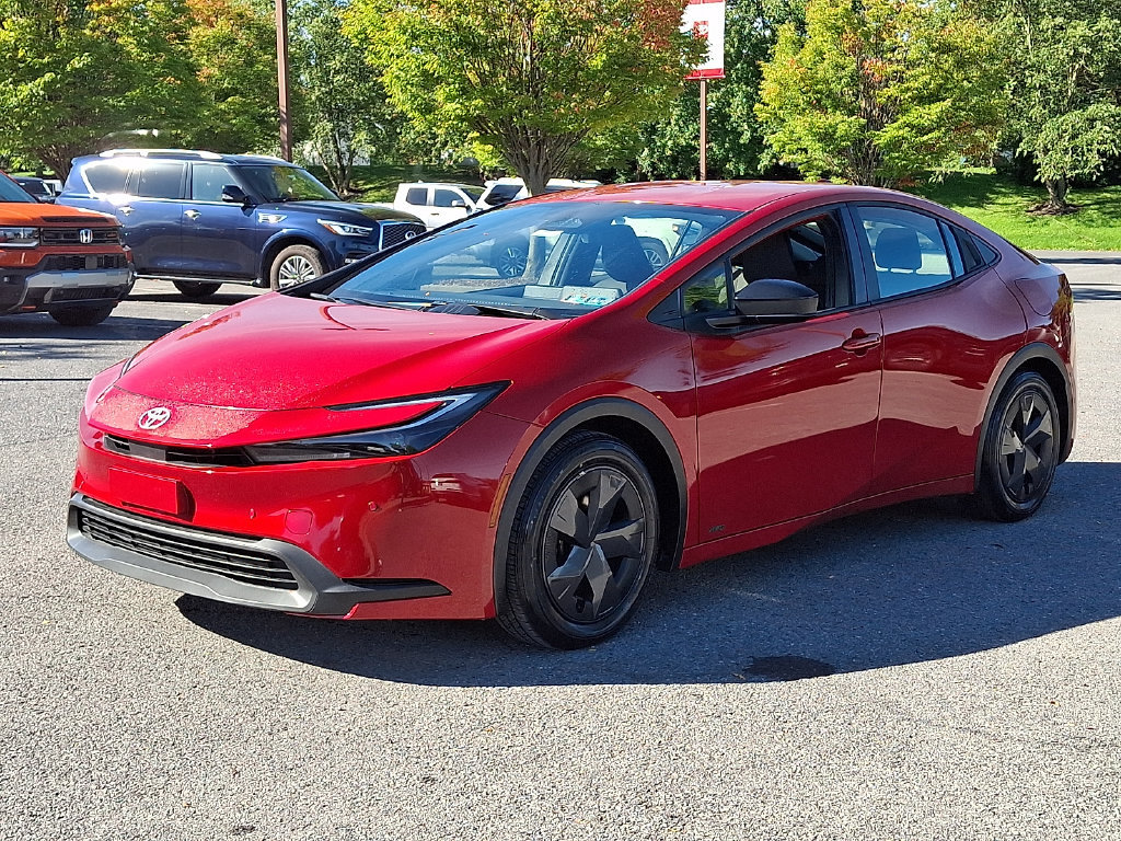 Used 2023 Toyota Prius LE AWD/4WD image 5