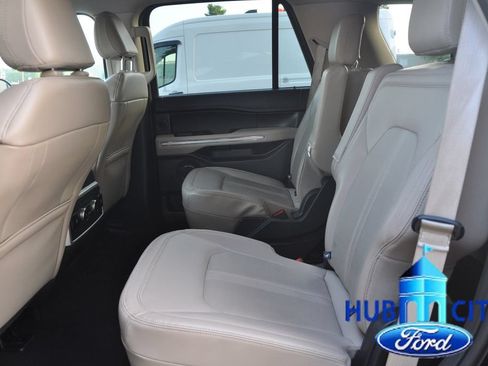 Used 2024 Ford Expedition Limited RWD image 11