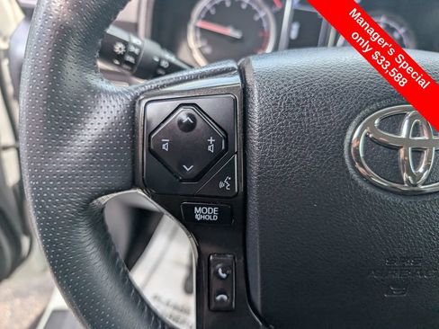 Used 2021 Toyota 4Runner TRD Off-Road Premium AWD/4WD image 18