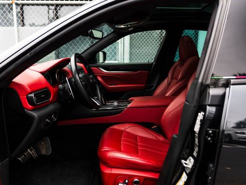 Used 2021 Maserati Levante S GranSport image 18