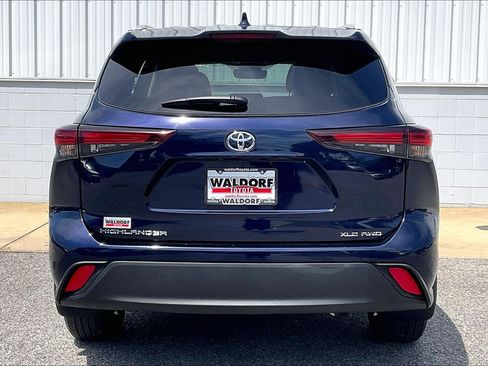 Used 2026 Toyota Highlander XLE AWD/4WD image 5