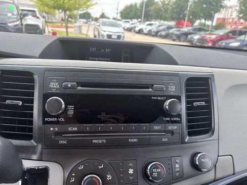 Used 2012 Toyota Sienna LE FWD image 10