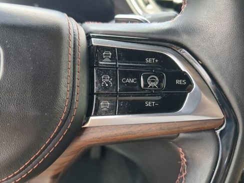 Used 2022 Jeep Grand Cherokee Summit RWD image 33