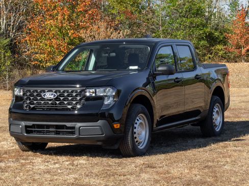 New 2025 Ford Maverick XL image 3