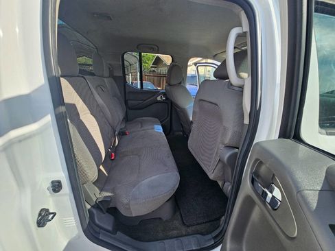 Used 2005 Nissan Frontier SE image 16