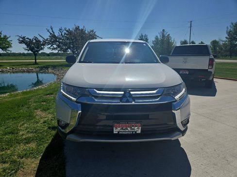 Used 2018 Mitsubishi Outlander ES FWD image 7