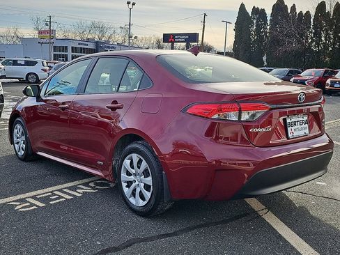 Used 2025 Toyota Corolla LE image 4