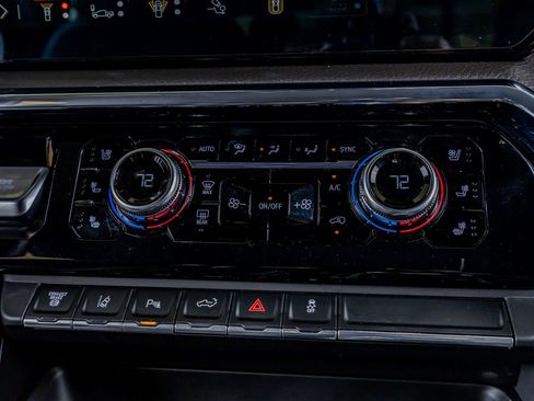 Used 2024 GMC Sierra 3500 Denali w/ Denali Reserve Package AWD/4WD image 27