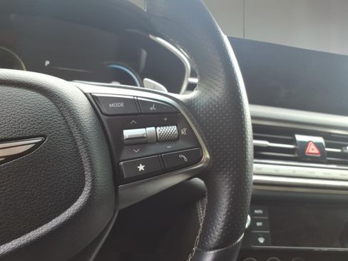 Used 2025 Genesis G70 2.5T AWD/4WD image 17