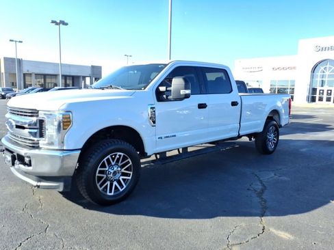 Used 2019 Ford F250 XLT w/ FX4 Off-Road Package image 3