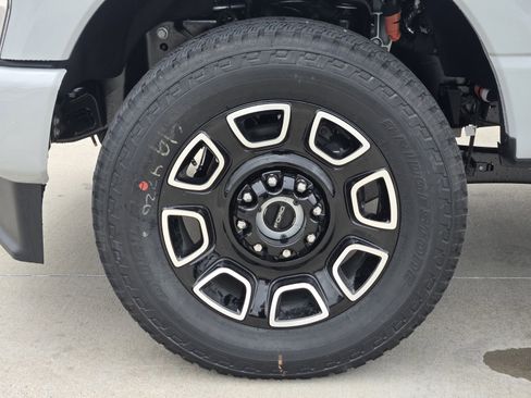 New 2026 Ford F250 Platinum image 15