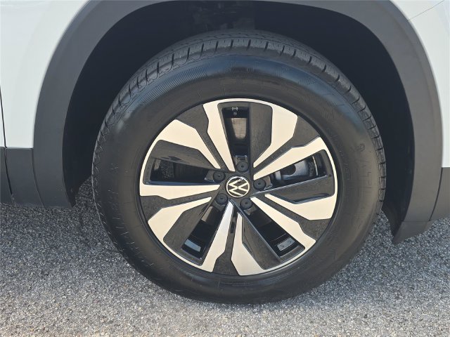Used 2024 Volkswagen Atlas Cross Sport SE FWD image 8