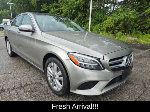 Used 2020 Mercedes-Benz C 300 4MATIC Sedan image 2