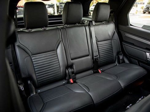 New 2026 Land Rover Discovery Limited Edition AWD/4WD image 26