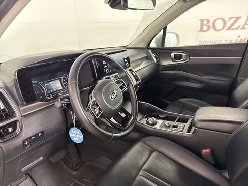 Used 2021 Kia Sorento S image 12