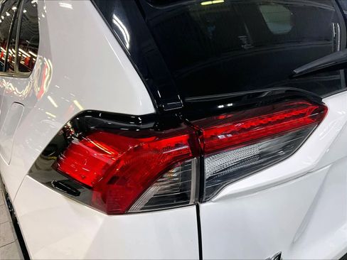 Used 2023 Toyota RAV4 SE image 34