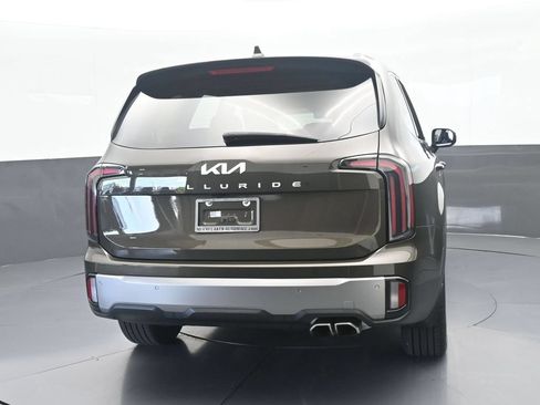 Used 2025 Kia Telluride EX w/ EX Captain's Chair Package FWD image 5