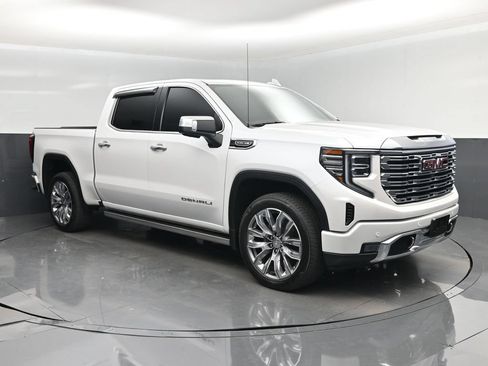 Used 2024 GMC Sierra 1500 Denali w/ Denali Reserve Package AWD/4WD image 1