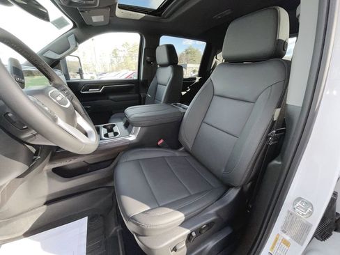 New 2026 GMC Sierra 3500 SLT image 27