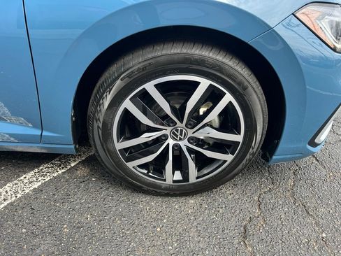 Used 2025 Volkswagen Jetta SE image 35