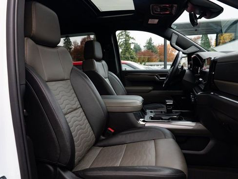 Used 2023 Chevrolet Silverado 1500 ZR2 w/ Technology Package image 26