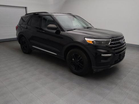 Used 2020 Ford Explorer XLT w/ Equipment Group 202A AWD/4WD image 11