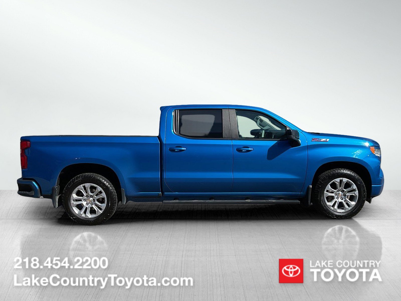 Used 2023 Chevrolet Silverado 1500 RST w/ Z71 Off-Road Package AWD/4WD image 6