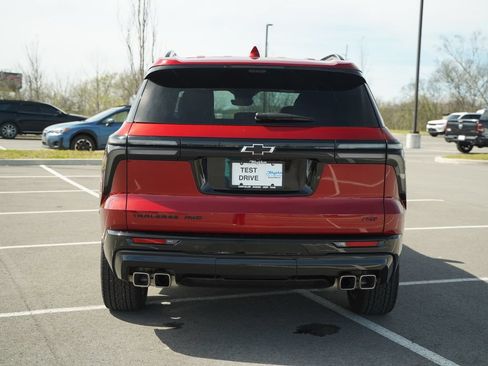 Used 2025 Chevrolet Traverse RS AWD/4WD image 7
