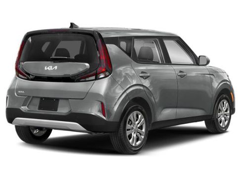 Used 2023 Kia Soul LX FWD image 2