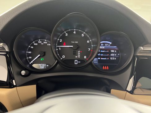 Certified 2026 Porsche Macan AWD/4WD image 18