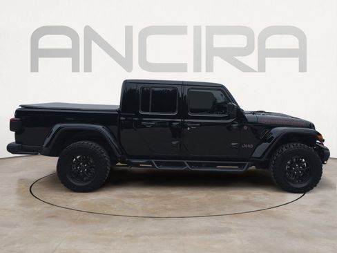 Used 2025 Jeep Gladiator Rubicon AWD/4WD image 11
