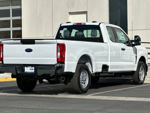 New 2026 Ford F250 XL w/ XL Chrome Package image 3