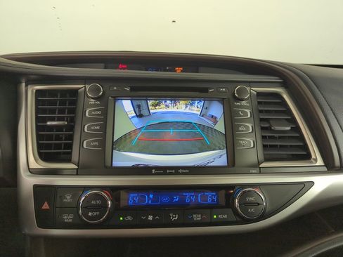 Used 2019 Toyota Highlander Plus image 26