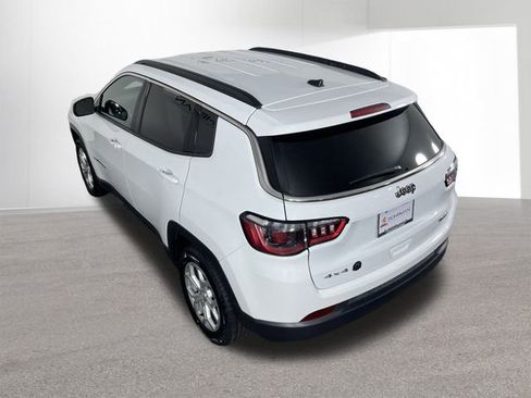 Used 2024 Jeep Compass Latitude image 36