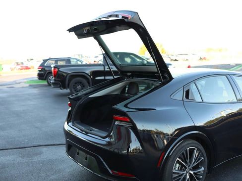 Used 2024 Toyota Prius XLE image 36